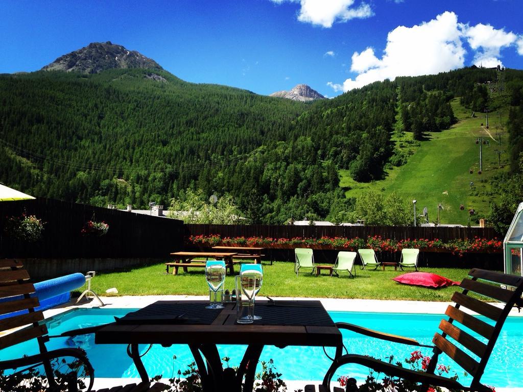Hôtel Plein Sud et piscine *** Serre Chevalier Exterior foto