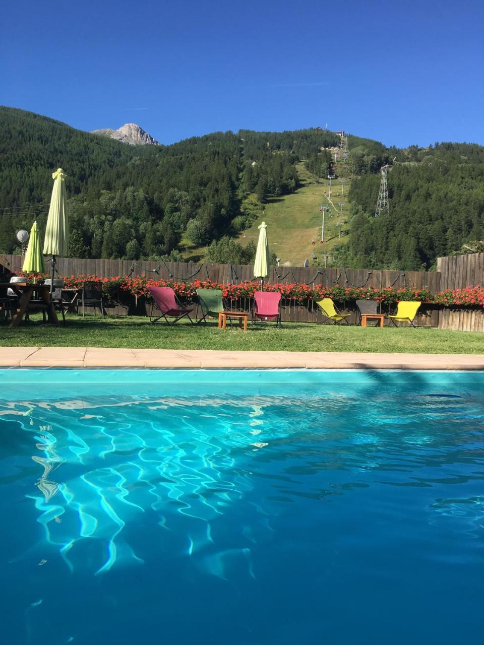 Hôtel Plein Sud et piscine *** Serre Chevalier Exterior foto
